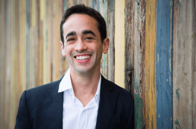 Lior Abraham's headshot